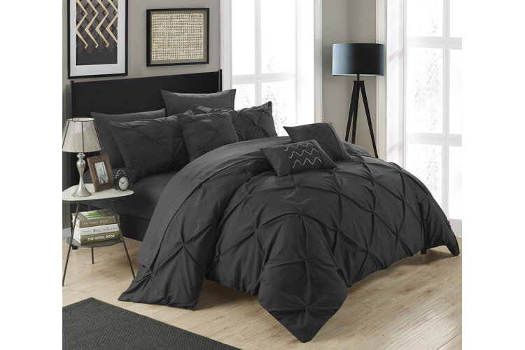 Best on sale black comforter